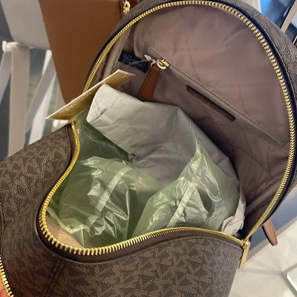 MICHAEL KORS Rhea Medium Zip Signature Logo Backpack
BROWN
NWT - Picture 8 of 16